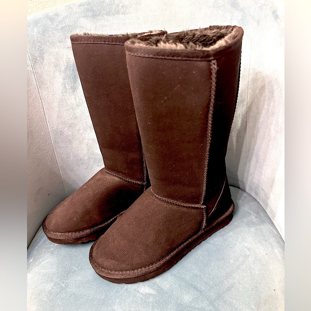 UGG CLASSIC TALL BOOTS BLACK SIZE 6